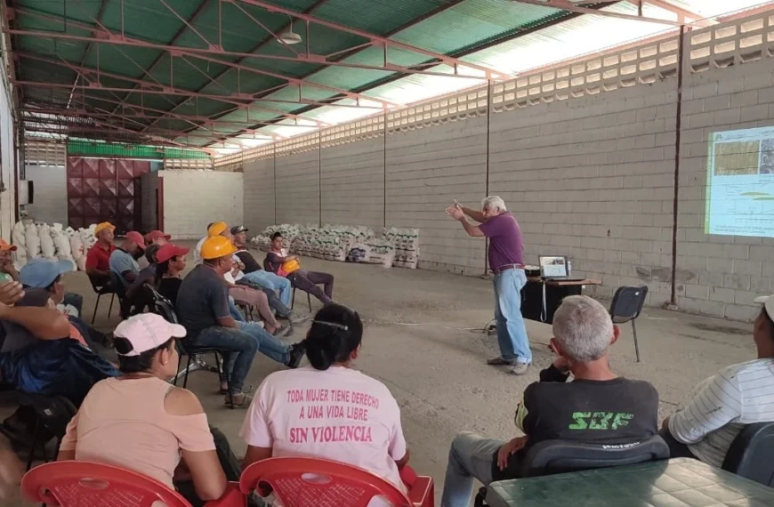 ESAT capacita en Manejo Integrado…